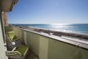 Splendido appartamento fronte mare con box doppio Varazze